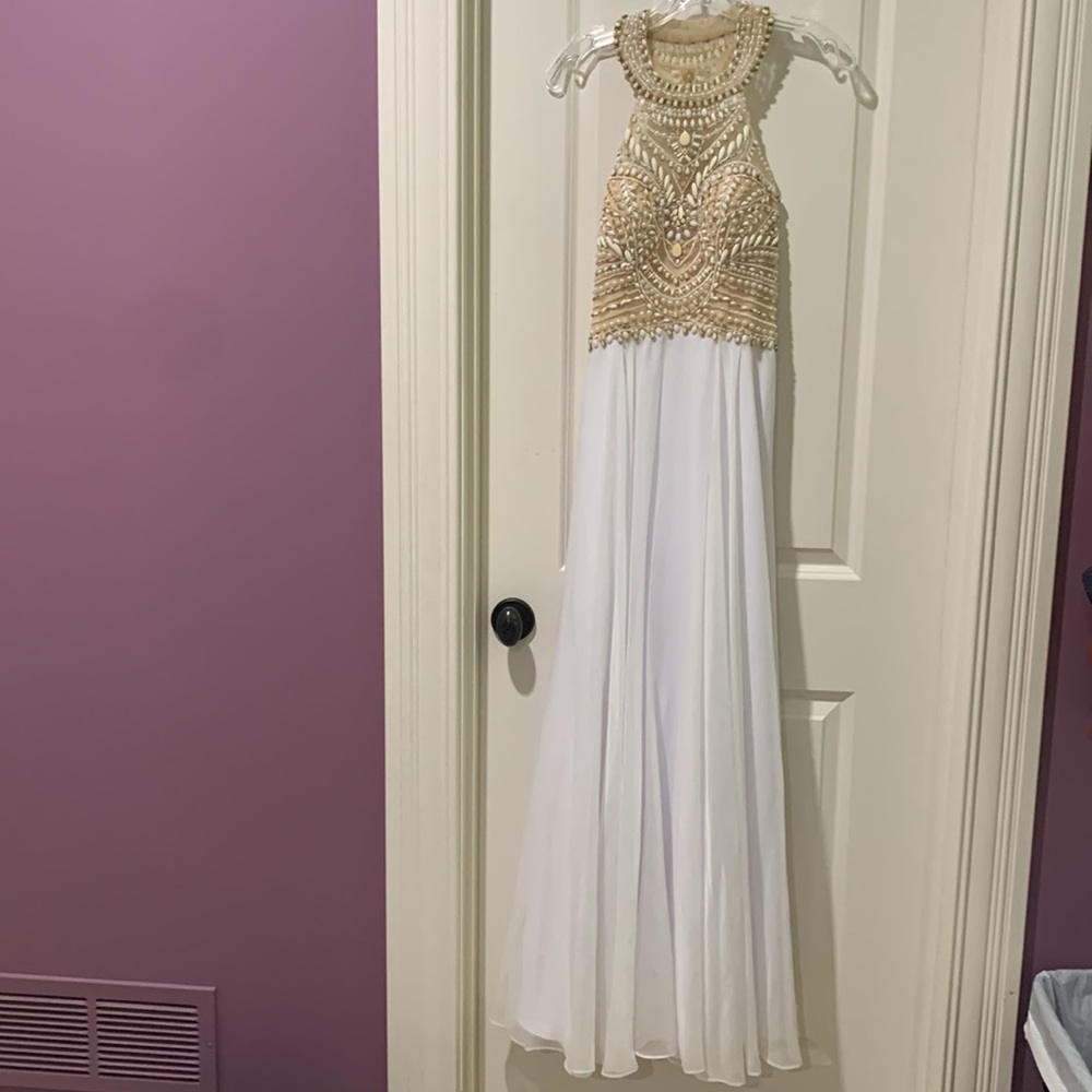 Prom dress - Picture 2 of 5